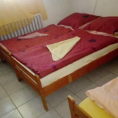 Malomtavi Vendeghaz *