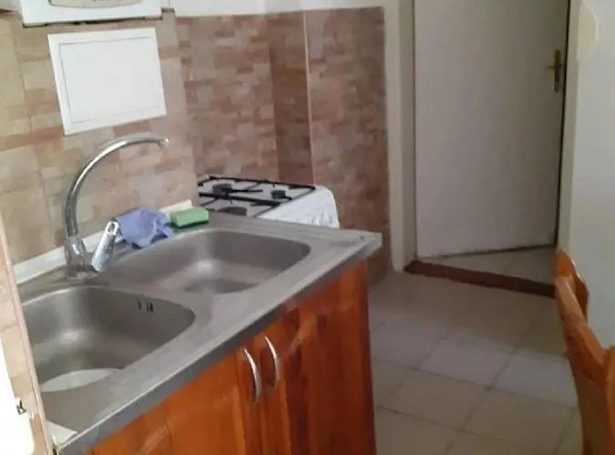 Malomtavi Vendeghaz * Tapolca